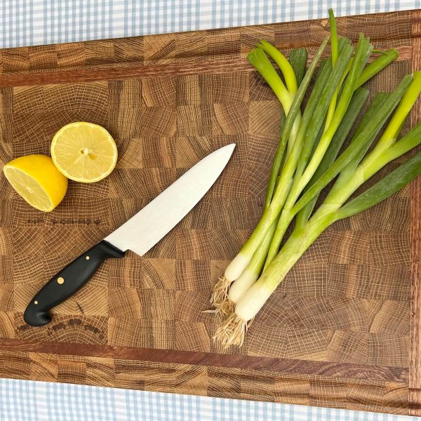 Personalised End Grain Oak Chopping Board with Border Detail – Handcrafted UK Kitchen Gift.