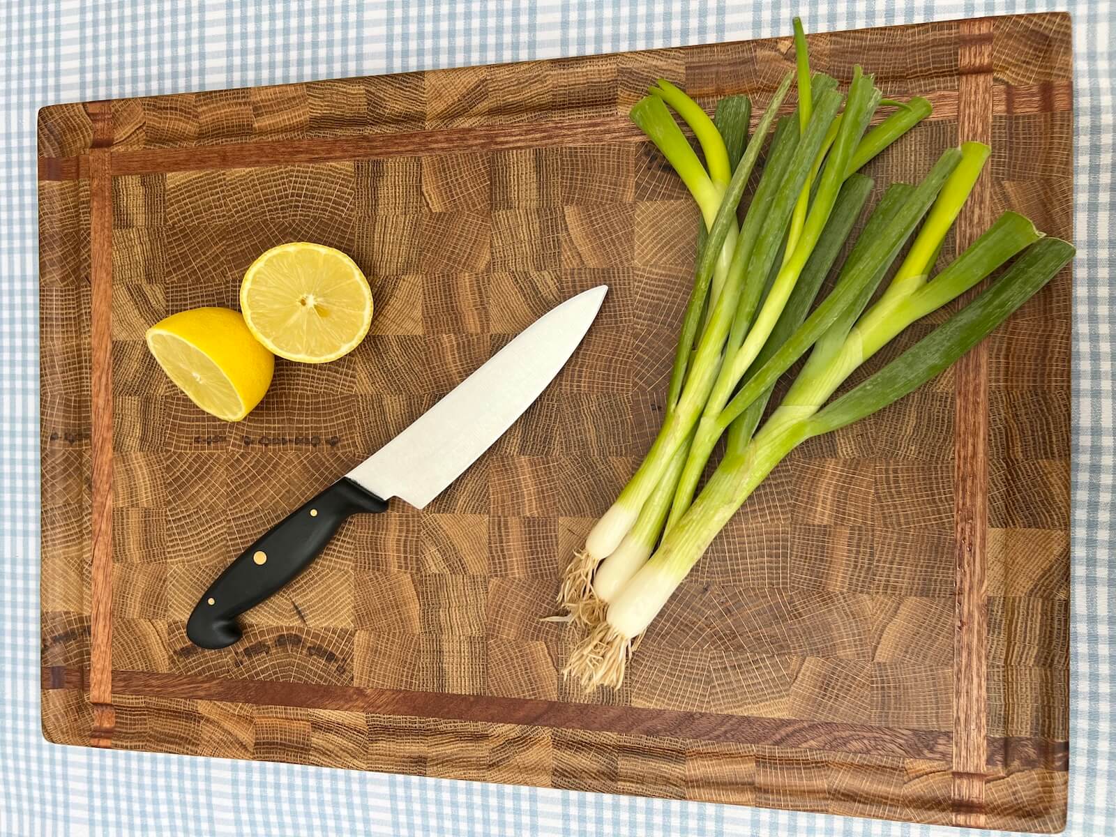 Personalised End Grain Oak Chopping Board with Border Detail – Handcrafted UK Kitchen Gift.